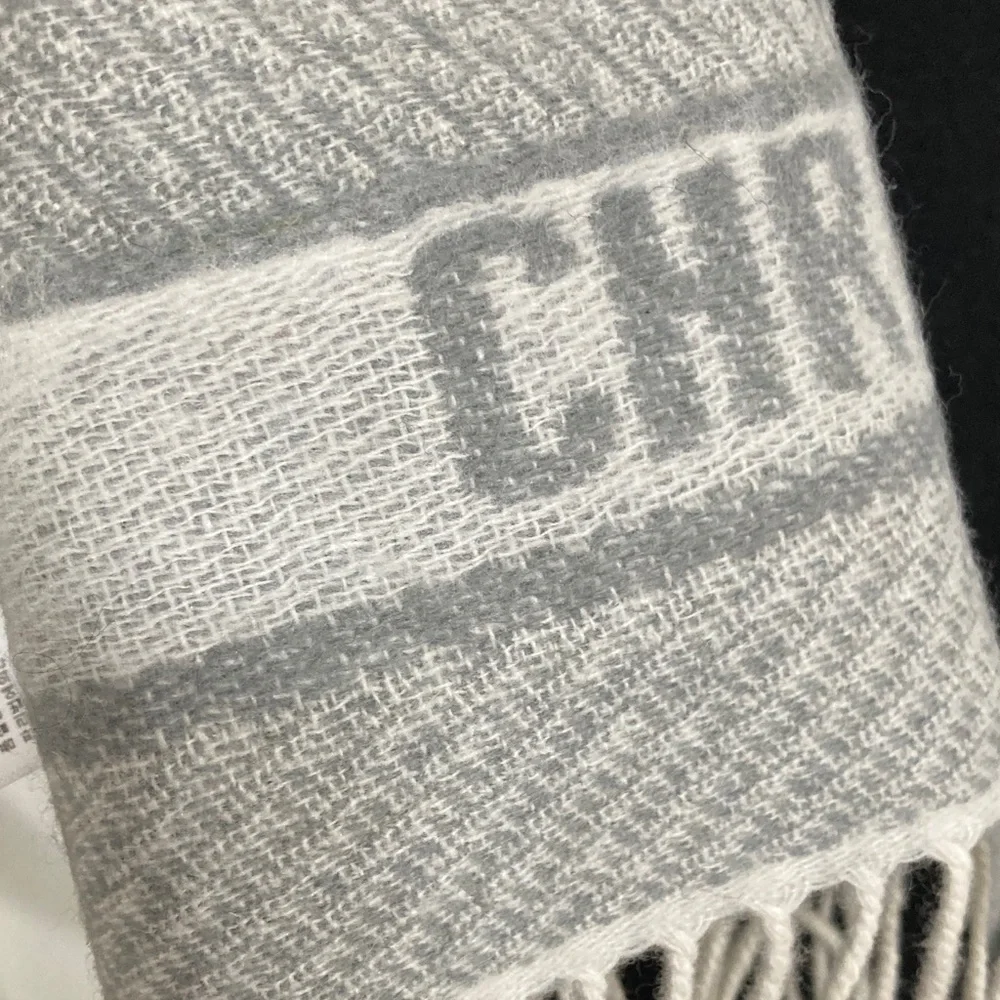 Dior Elegant Gray and Cream Scarf